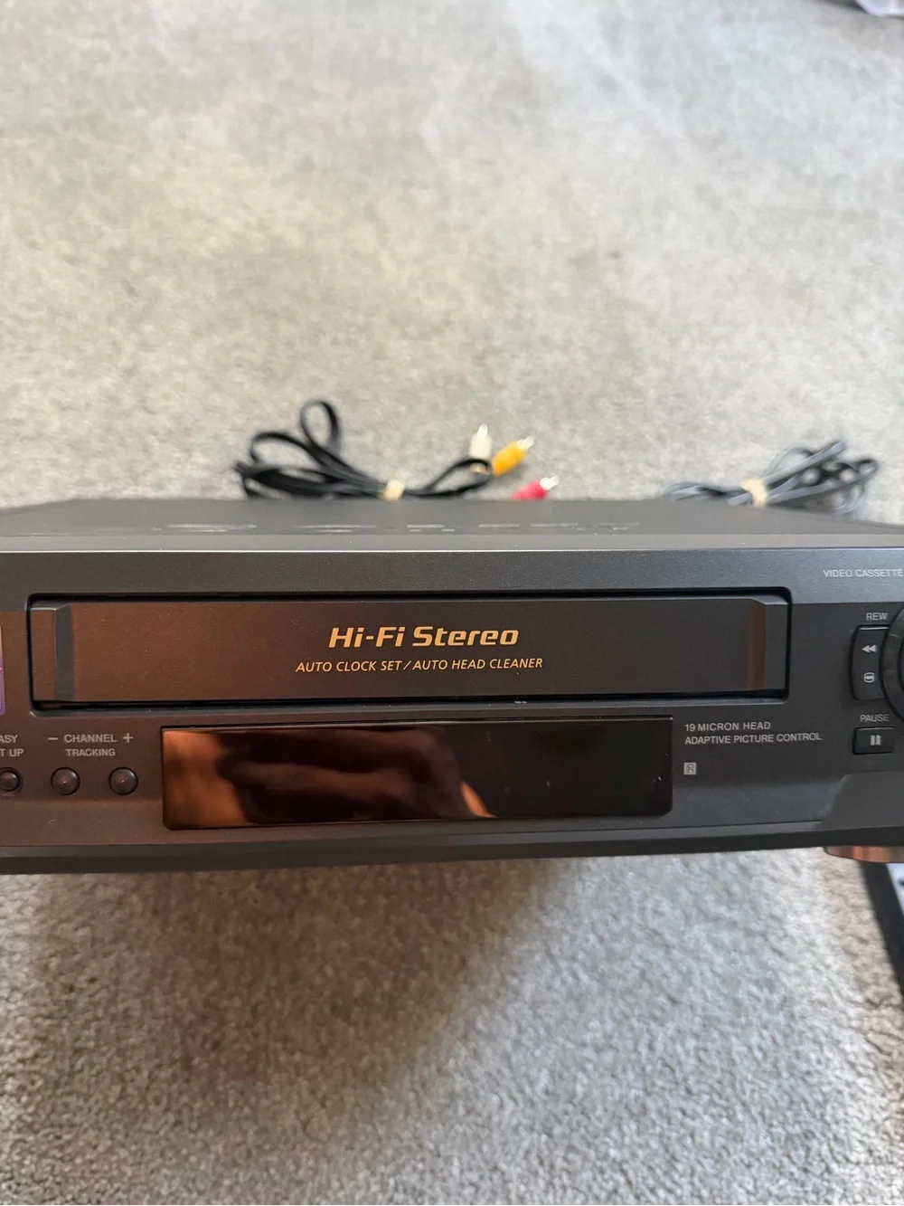 Sony SLV-N50 4-Head Hi-Fi Stereo VHS Video Cassette Recorder with remote